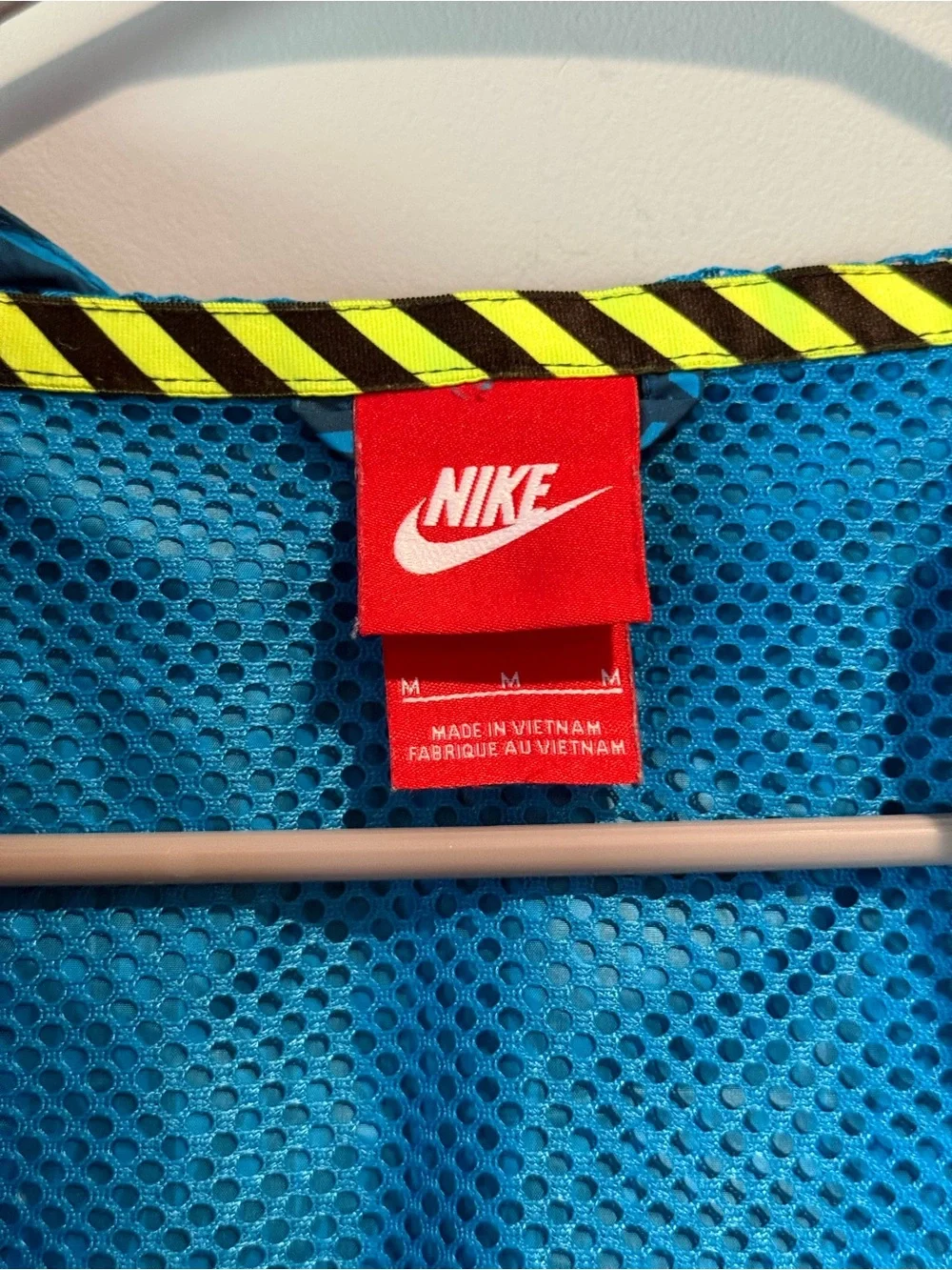 Men’s ’Nike’ lightweight windbreaker jacket